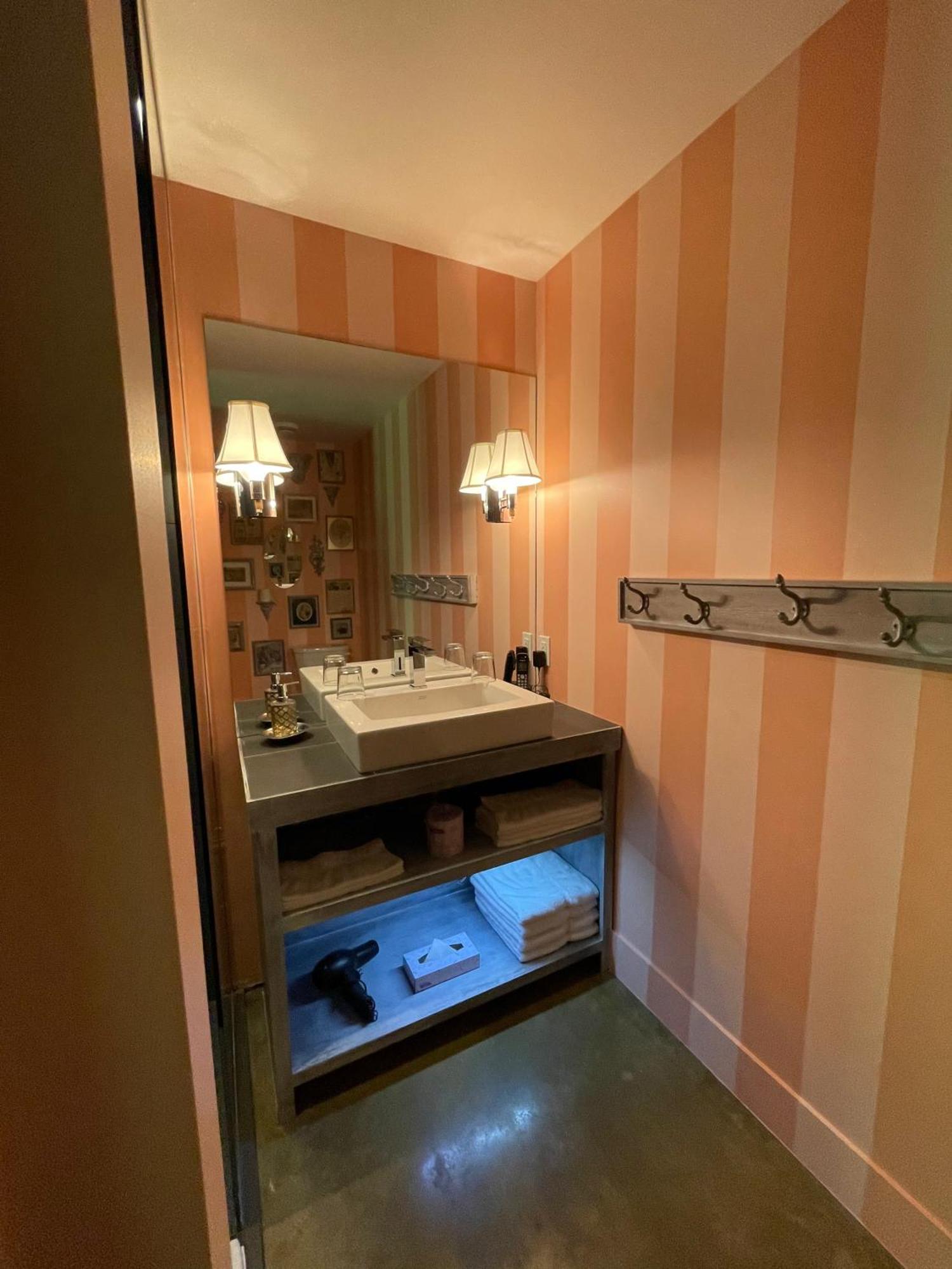 Auberge Sutton Brouerie Phòng bức ảnh