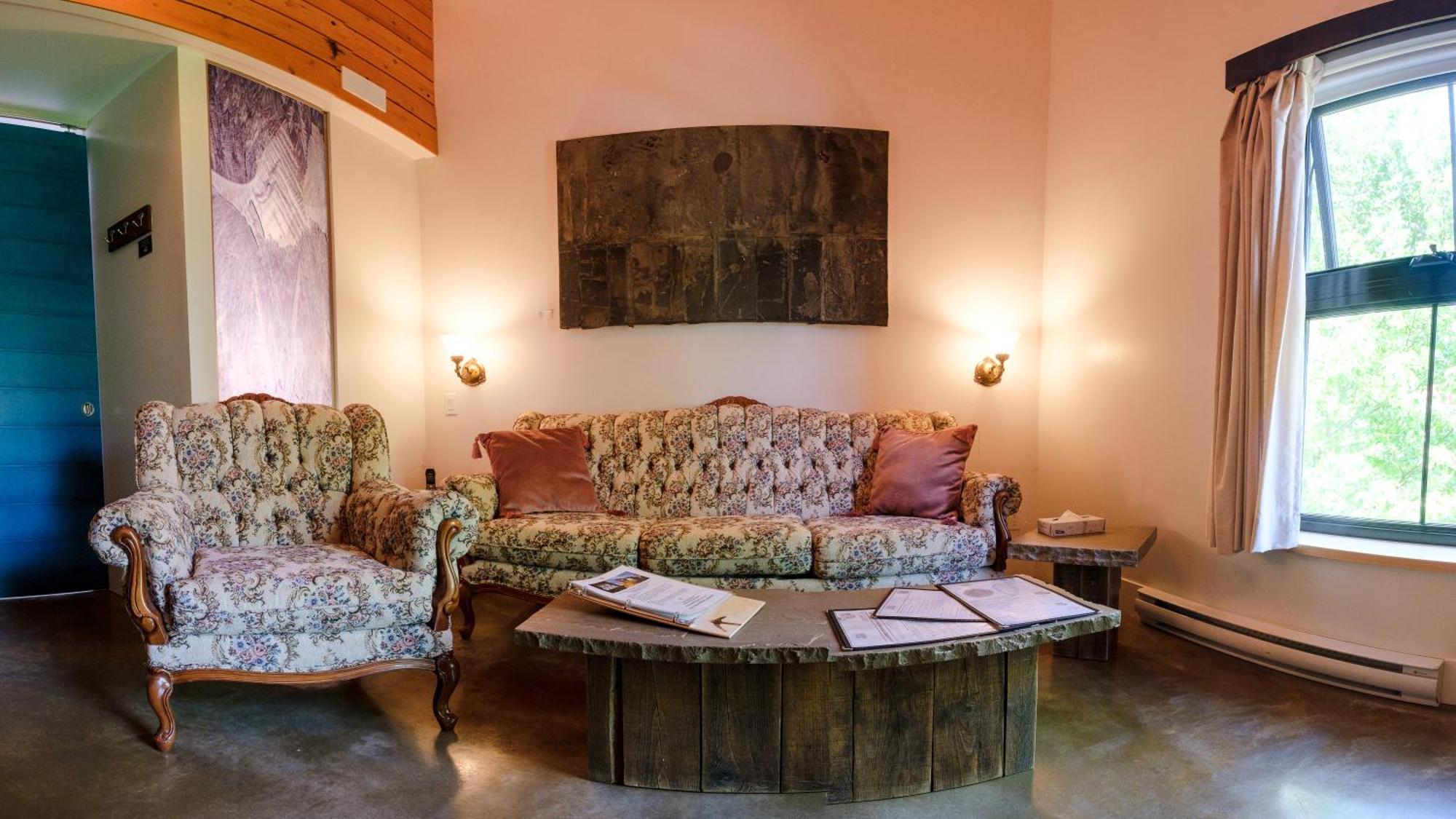 Auberge Sutton Brouerie Ngoại thất bức ảnh