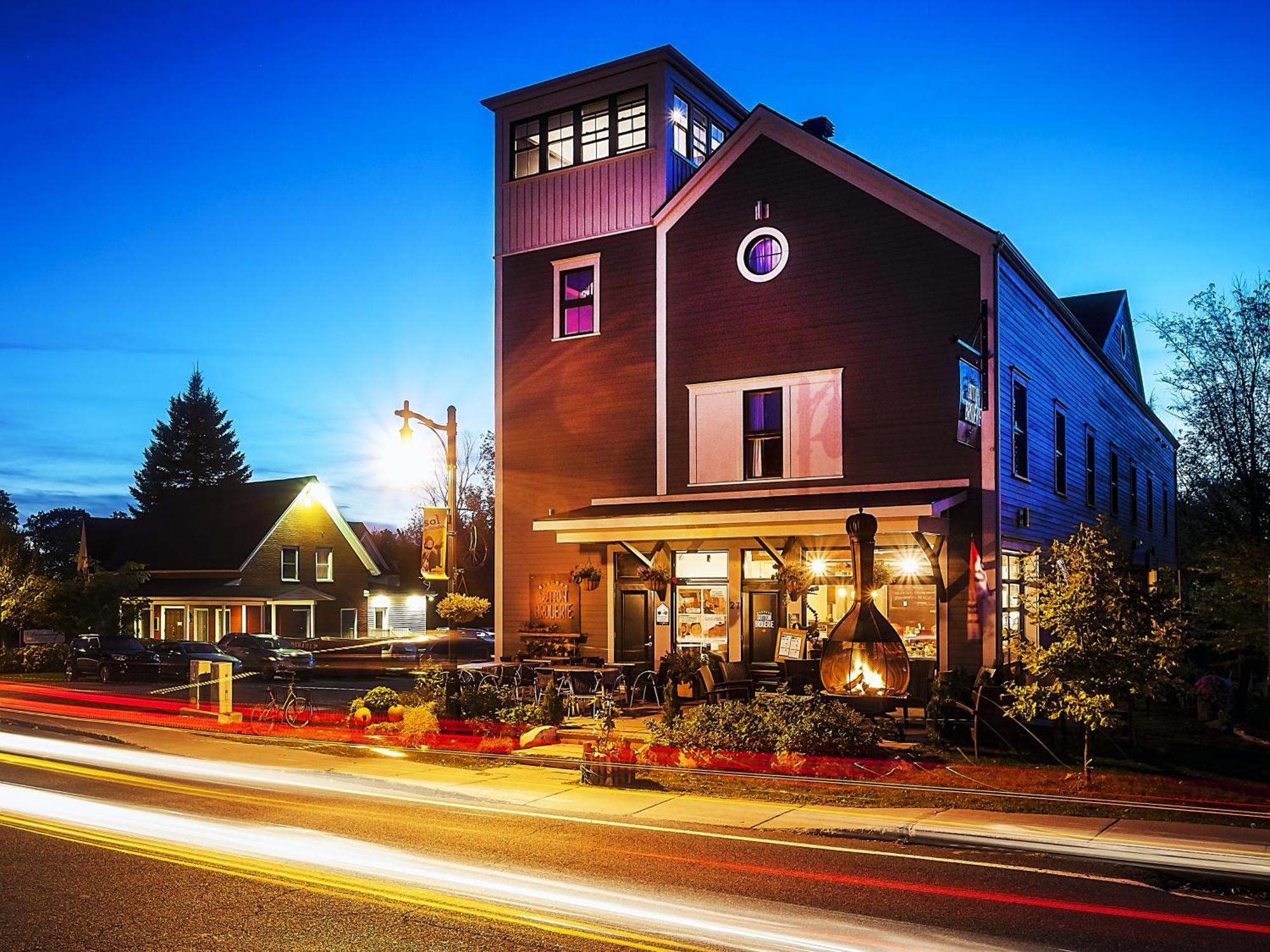 Auberge Sutton Brouerie Ngoại thất bức ảnh